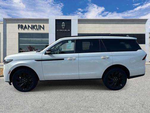 White 2027 Lincoln Navigator Reserve