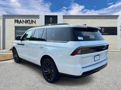 White 2027 Lincoln Navigator Reserve