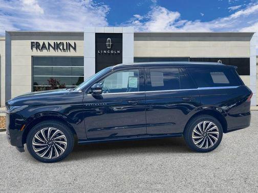 Infinite Black Metallic Clearcoat 2026 Lincoln Navigator Black Label