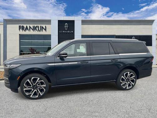 Flight Blue Metallic Clearcoat 2026 Lincoln Navigator Reserve