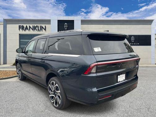 Flight Blue Metallic Clearcoat 2026 Lincoln Navigator Reserve