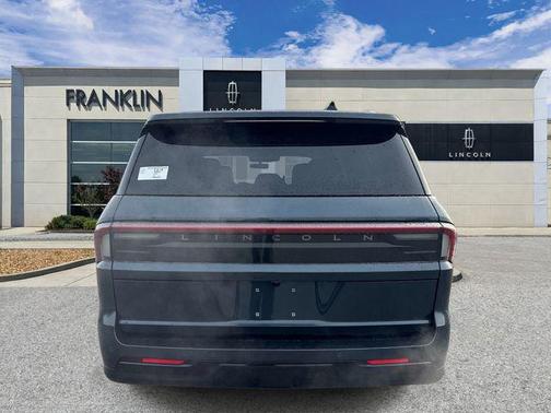 Flight Blue Metallic Clearcoat 2026 Lincoln Navigator Reserve