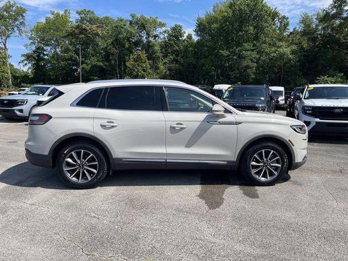 Ceramic Pearl Metallic Tinted Clearcoat 2022 Lincoln Nautilus Standard