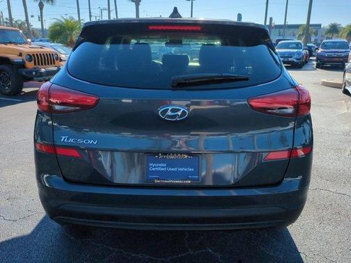 2021 Hyundai TUCSON SE