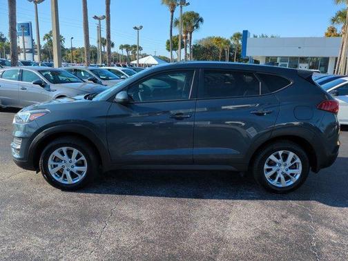 2021 Hyundai TUCSON SE