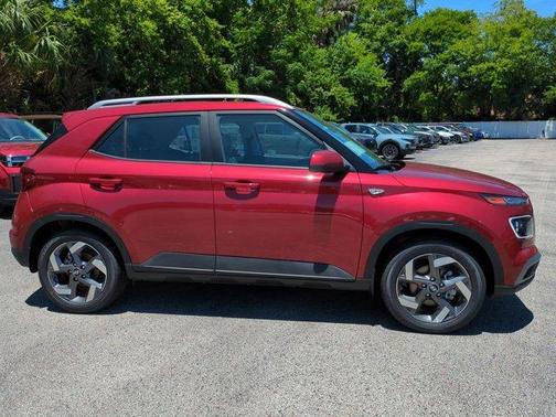 2025 Hyundai VENUE Limited