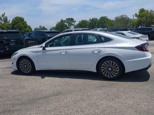 2021 Hyundai SONATA Hybrid Limited