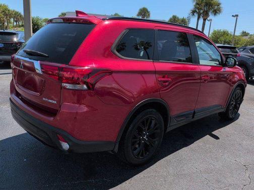 Red 2019 Mitsubishi Outlander