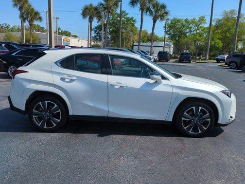 2025 Lexus UX 300h 300H