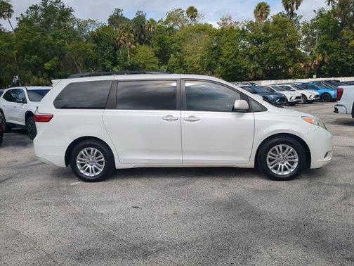 2015 Toyota Sienna L