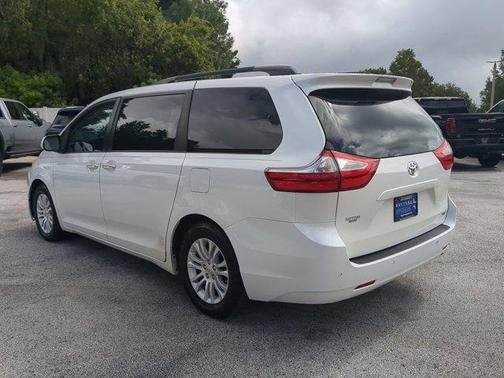 2015 Toyota Sienna L