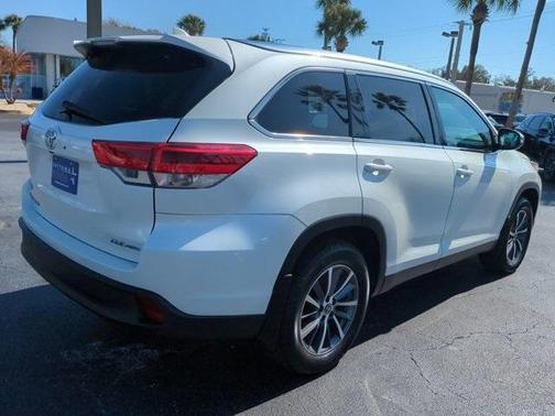 2019 Toyota Highlander 