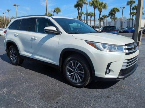 2019 Toyota Highlander 