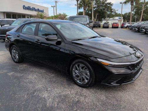 Black 2024 Hyundai ELANTRA SEL