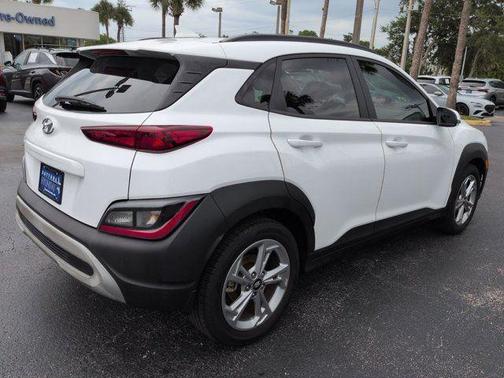 Lunar White 2022 Hyundai KONA SEL