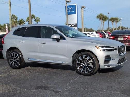 2023 Volvo XC60 B5 Plus Bright Theme