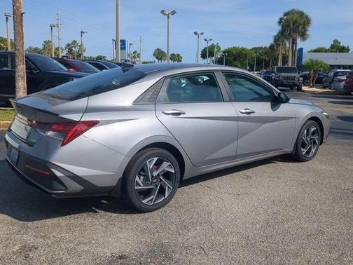 2025 Hyundai ELANTRA HEV SEL Sport