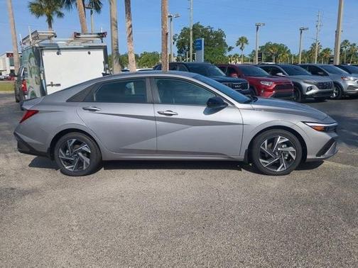2025 Hyundai ELANTRA HEV SEL Sport