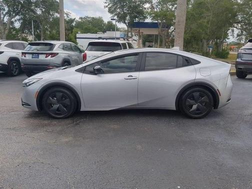 2024 Toyota Prius LE