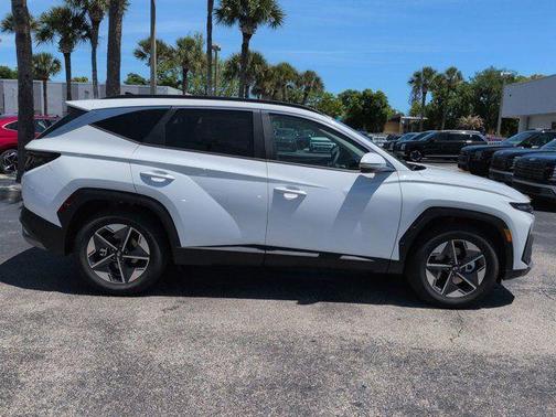 Serenity White Pearl 2026 Hyundai TUCSON SEL Premium