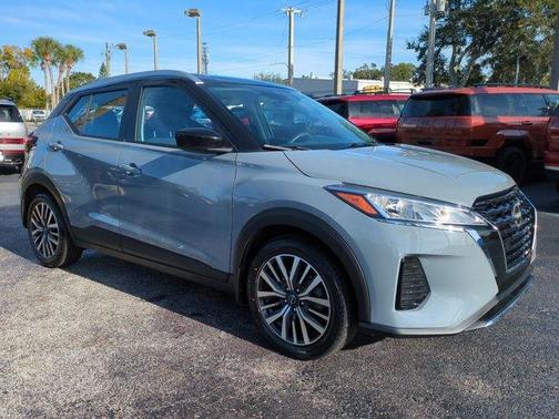 2022 Nissan Kicks SV