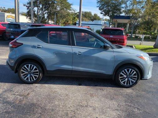 2022 Nissan Kicks SV