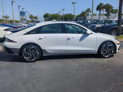 2025 Hyundai IONIQ 6 Limited