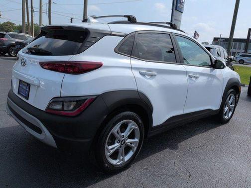 Lunar White 2022 Hyundai KONA SEL