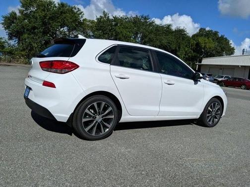 2020 Hyundai Elantra GT Base