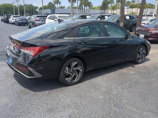 2025 Hyundai ELANTRA HEV Limited