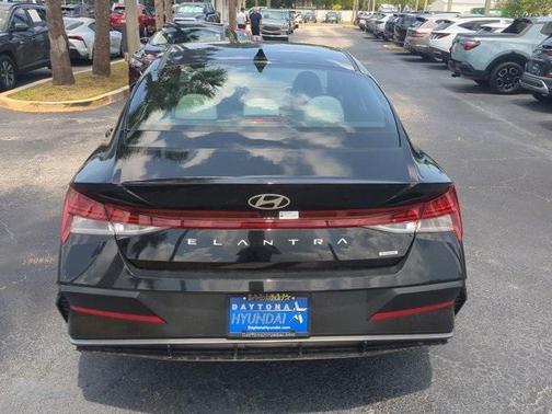 2025 Hyundai ELANTRA HEV Limited
