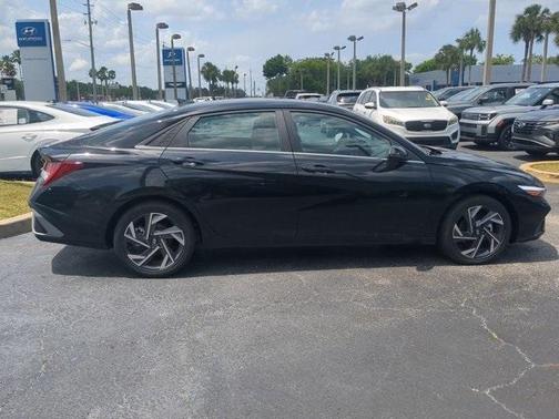 2025 Hyundai ELANTRA HEV Limited