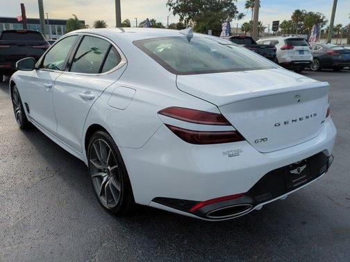 2025 Genesis G70 2.5T