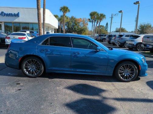 2023 Chrysler 300 Touring L