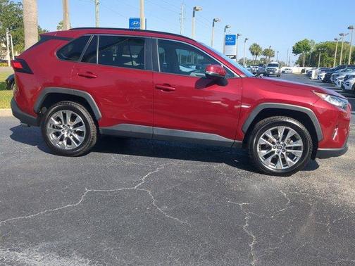 2020 Toyota RAV4 XLE Premium