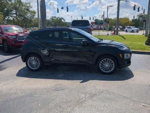 2020 Hyundai KONA SEL Plus