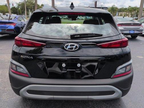 Abyss Black Pearl 2023 Hyundai KONA SE