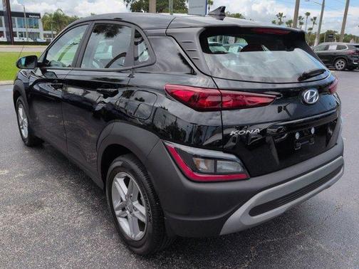 Abyss Black Pearl 2023 Hyundai KONA SE