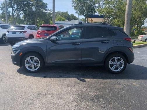 2022 Hyundai KONA SEL