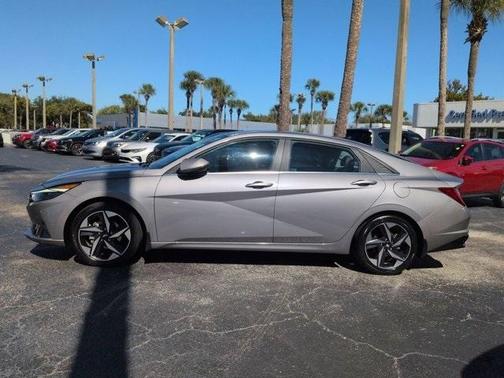 2023 Hyundai ELANTRA HEV Limited