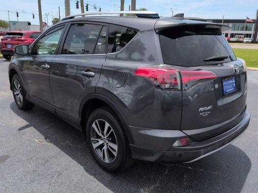 Magnetic Gray Metallic 2018 Toyota RAV4 XLE