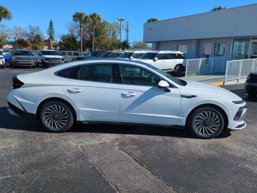 2026 Hyundai SONATA Hybrid Limited