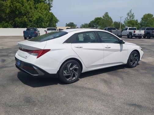 2025 Hyundai ELANTRA HEV Limited