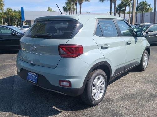 2025 Hyundai VENUE SE