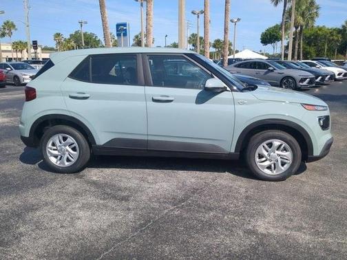 2025 Hyundai VENUE SE