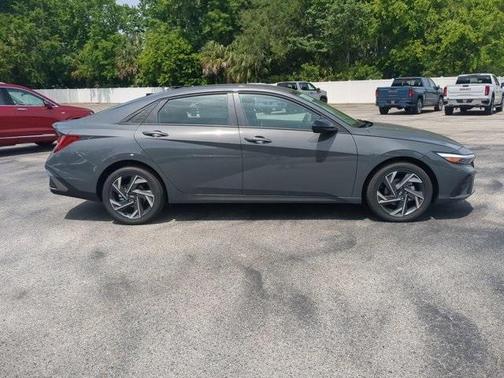2025 Hyundai ELANTRA HEV SEL Sport