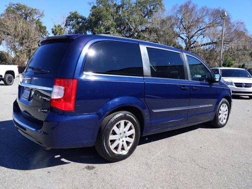 Photo 4 of 24 of 2015 Chrysler Town & Country Touring