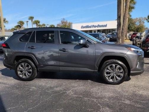 2022 Toyota RAV4 Hybrid XLE Premium