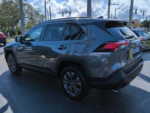 2022 Toyota RAV4 Hybrid XLE Premium