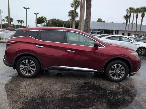 Red 2018 Nissan Murano SL